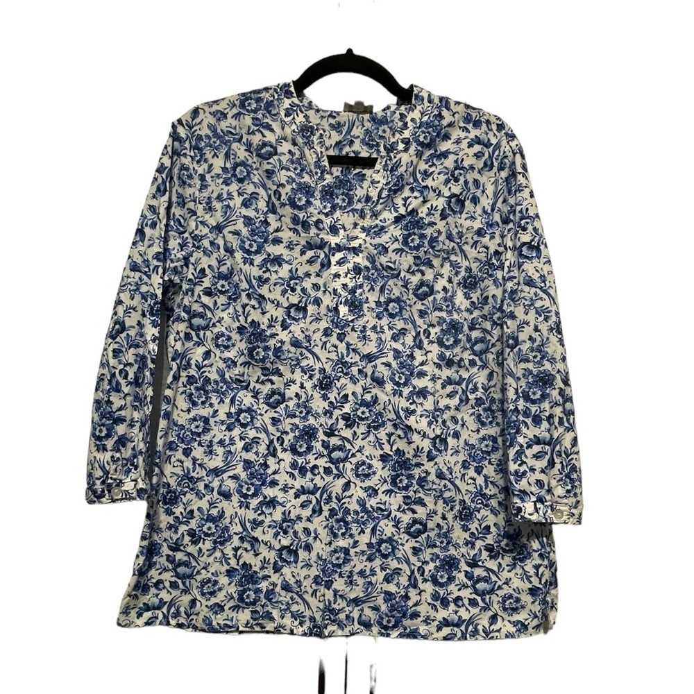 TALBOTS SIZE M BLUE AND WHITE FLORAL PRINT TUNIC STYLE TOP W 3/4 LENGTH SLEEVES